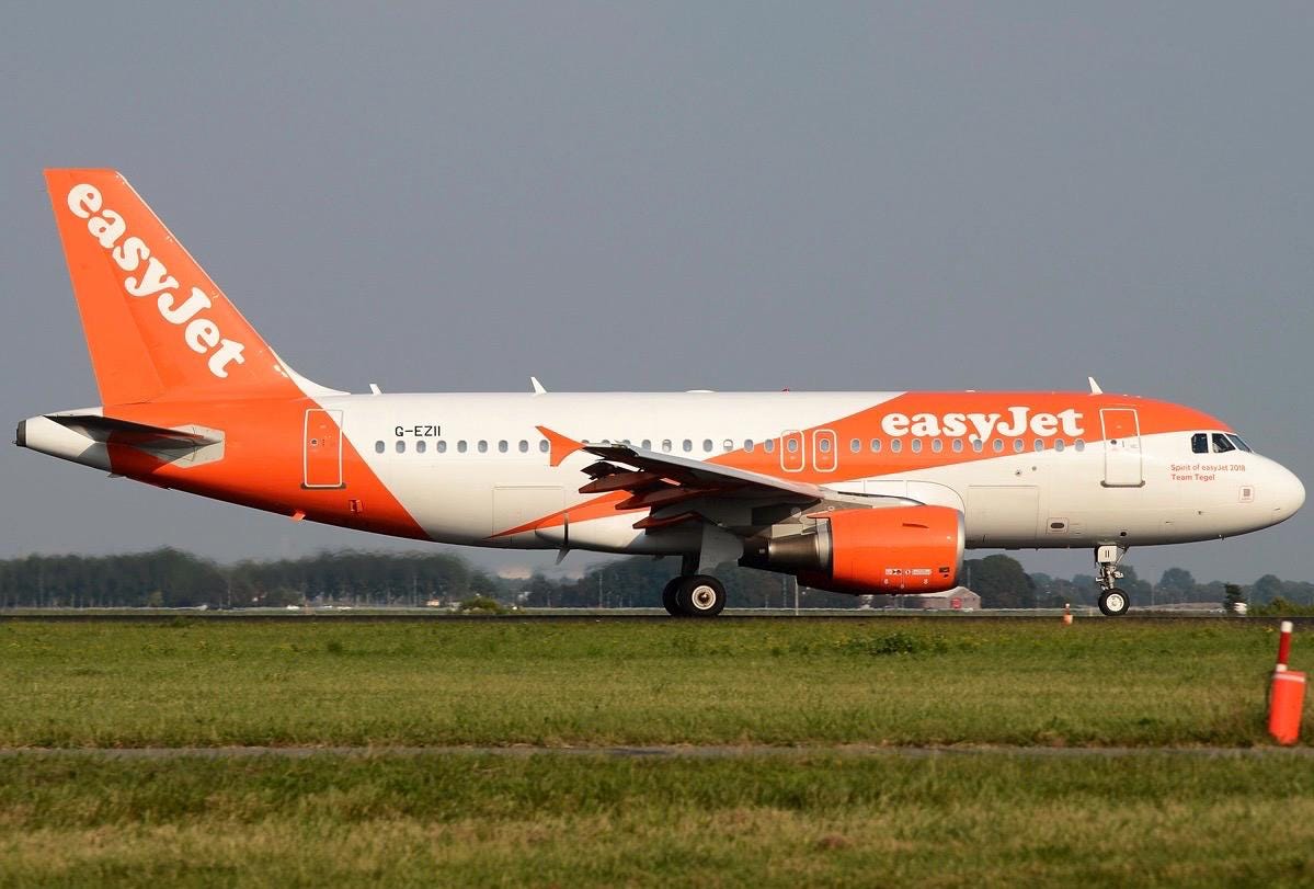 Easyjet Airbus A320 Fuselage Cut Chess Board Set World’s First Collectible Airbus memorabilia Pilot gift engraved