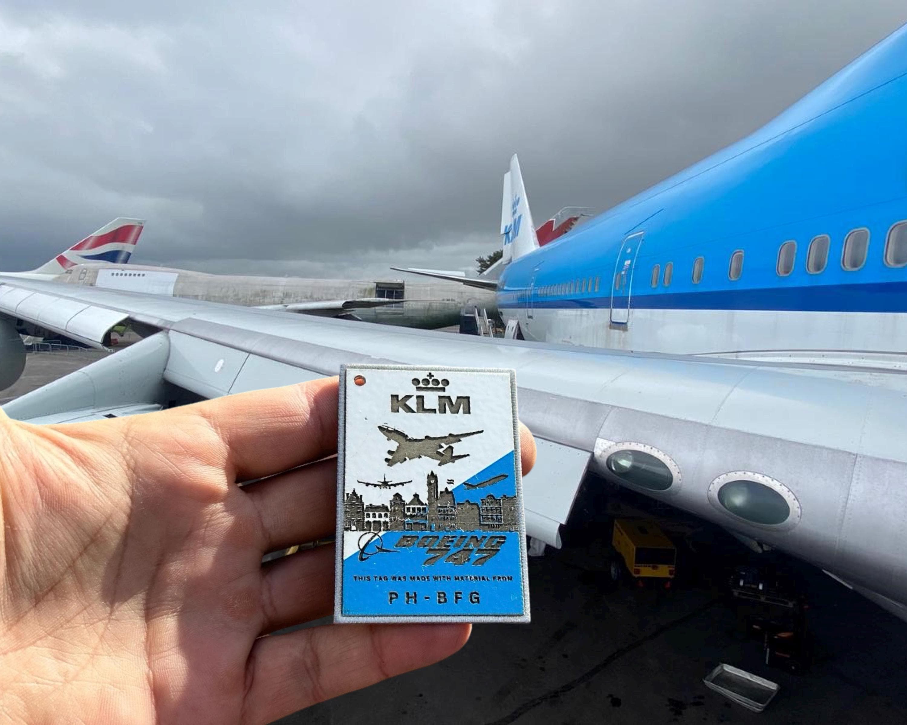 KLM Royal Dutch Airlines Boeing 747 PH-BFG Fuselage Cut Luggage Tag Keychain Keyring Plaque  Collectible Airbus Pilot gift 737 787 777 Ams