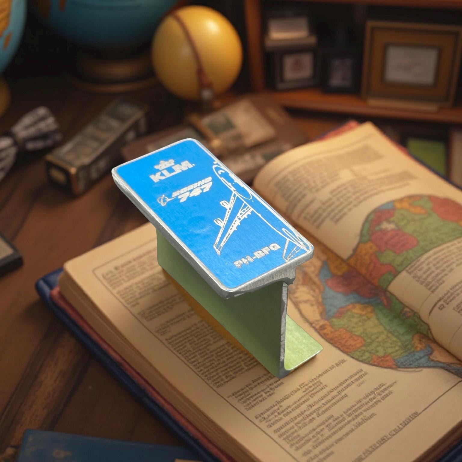 KLM Royal Dutch Airlines Boeing 747 PH-BFG Fuselage Cut Paperweight Ornament Plaque Rib Spar Collectible Airbus Pilot gift 737 787 777 rare