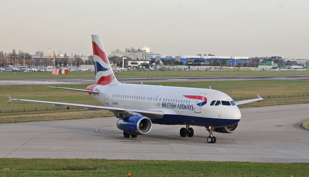 British Airways G-EUPB Airbus A319 Window fuselage Cut Wall Clock Airline Aviation Upcycle Boeing Gift Plane Aircraft Aviator Picture