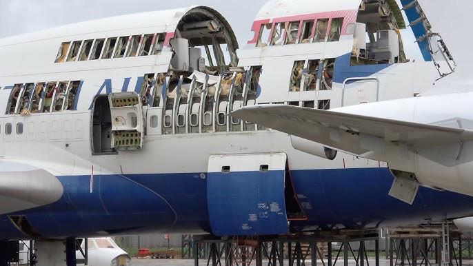 British Airways Iconic Boeing 747 G-BYGD Fuselage  Luggage Tag Keychain Keyring  Collectible Airbus easter Pilot gift cabin mothers day