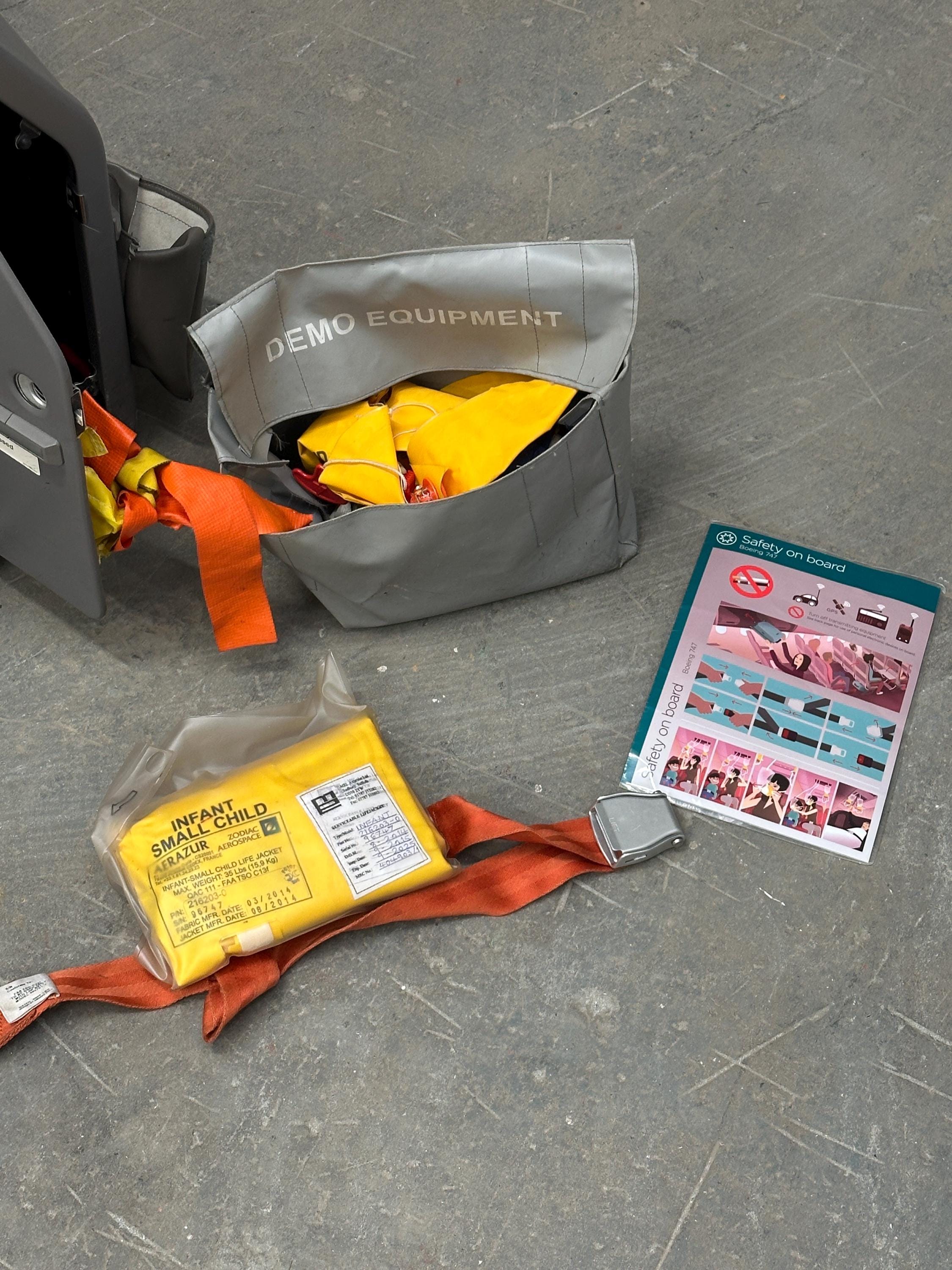 Virgin Atlantic Boeing 747 G-VXLG Flight Attendant Crew Seat Pursor Host Hostess Collectible Memorabilia Gift Jumbo Jet 747-400 Door Phone