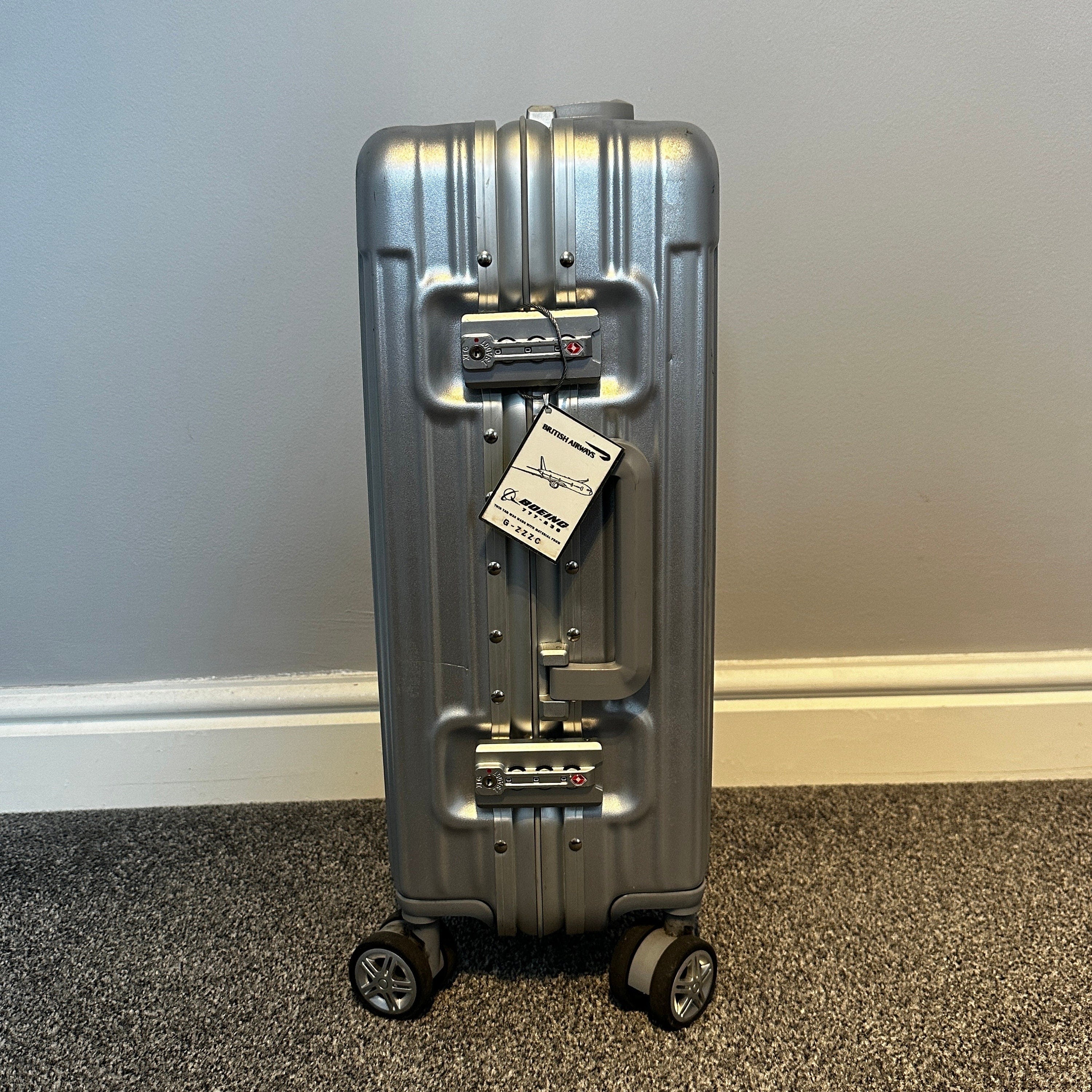 British Airways Boeing 777 G-ZZZC Fuselage Cut Luggage Tag Keychain Keyring Plaque  Collectible Airbus memorabilia Pilot gift engraved