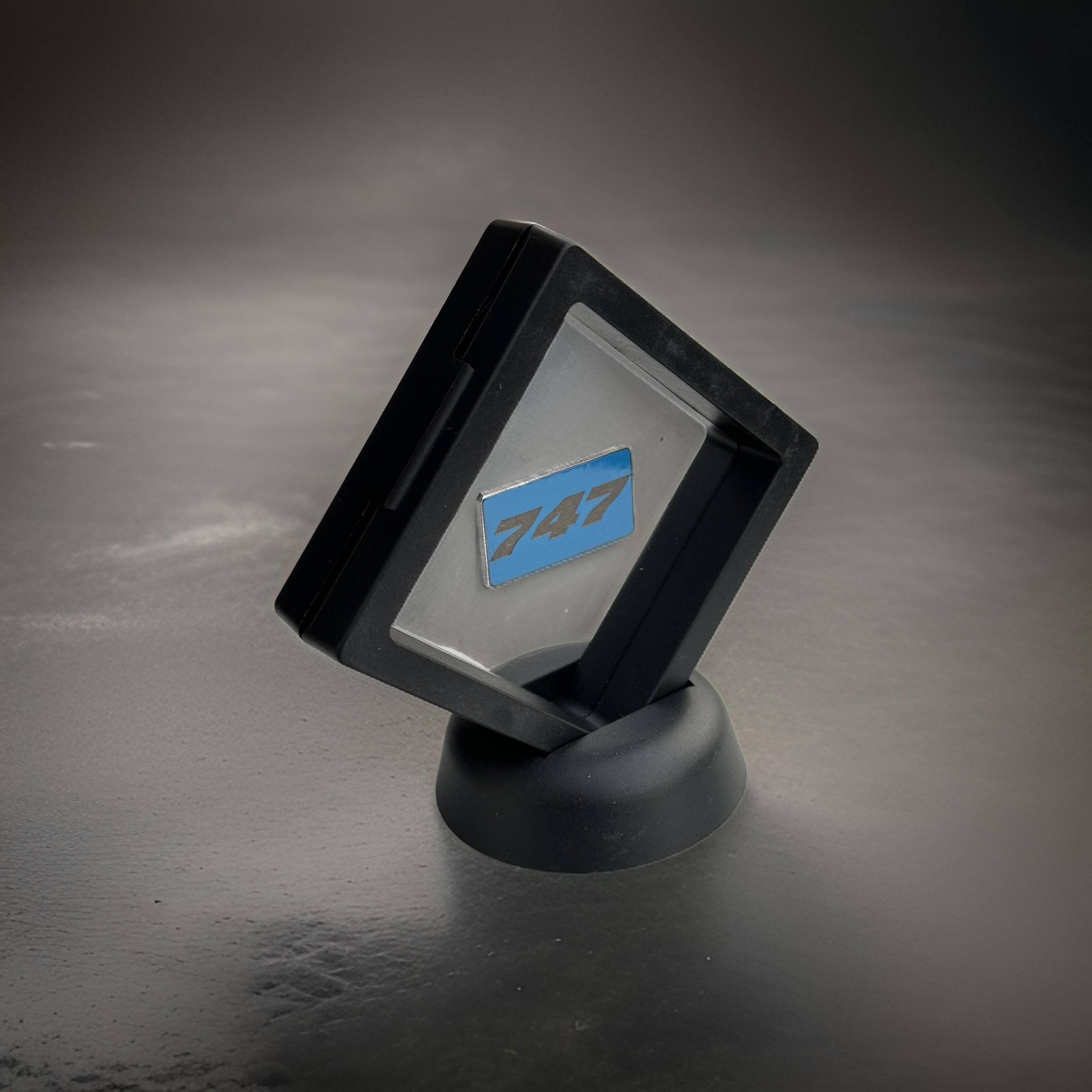 KLM Royal Dutch Airlines PH-BFG Boeing 747 Ornament Fuselage Rib Spar Paperweight adour boeing airbus pilot aviator frame Netherlands engrav