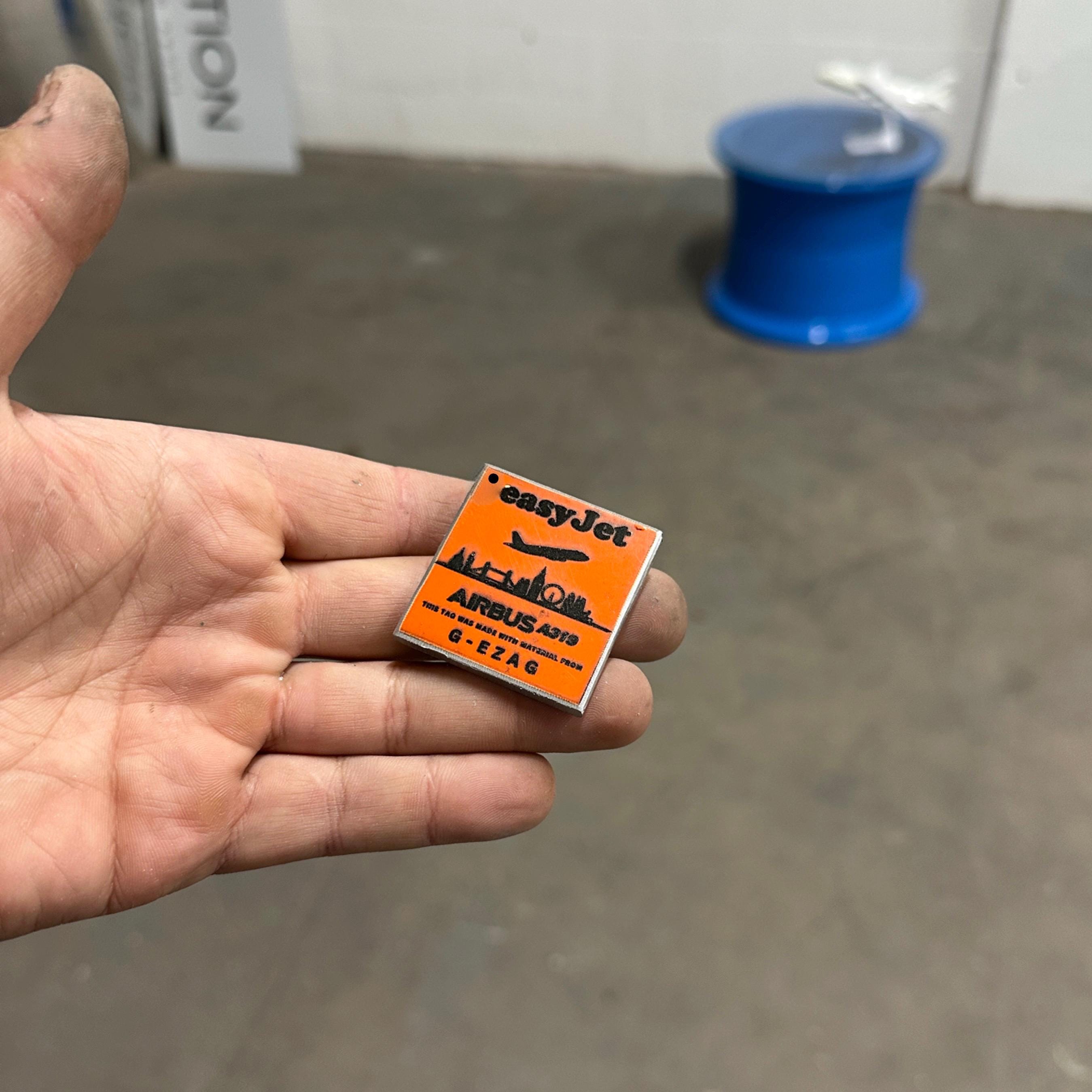 Easyjet Airbus A319 G-EZAG Fuselage Cut Luggage Tag Keychain Keyring Plaque  Collectible Airbus memorabilia Pilot  engraved EZY Real plane