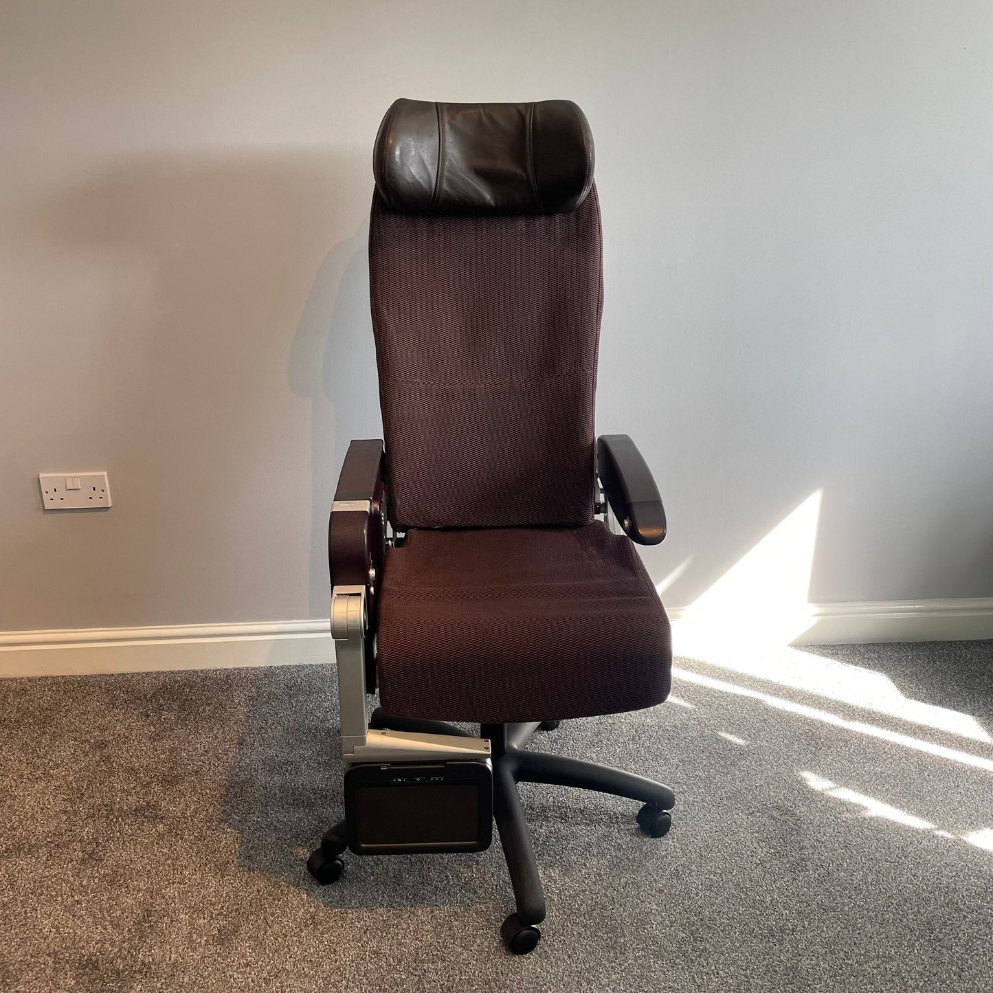 Virgin Atlantic Boeing 747 G-VAST Bulkhead Premium Economy Upcycled Office Desk Chair Captain Officer