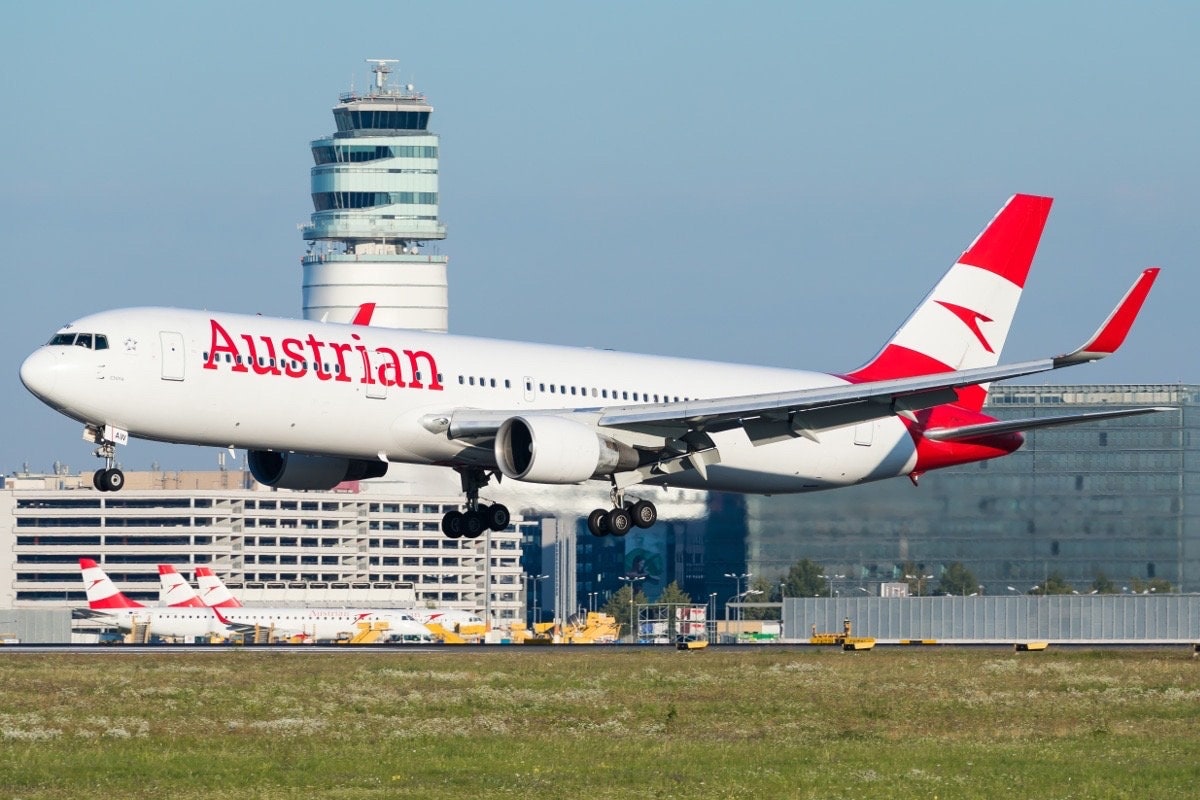 Austrian Airlines OE-LAW / P4-AML Boeing 767 Registration fuselage Cut Airline Aviation Upcycle Boeing Gift Plane Aircraft Aviator