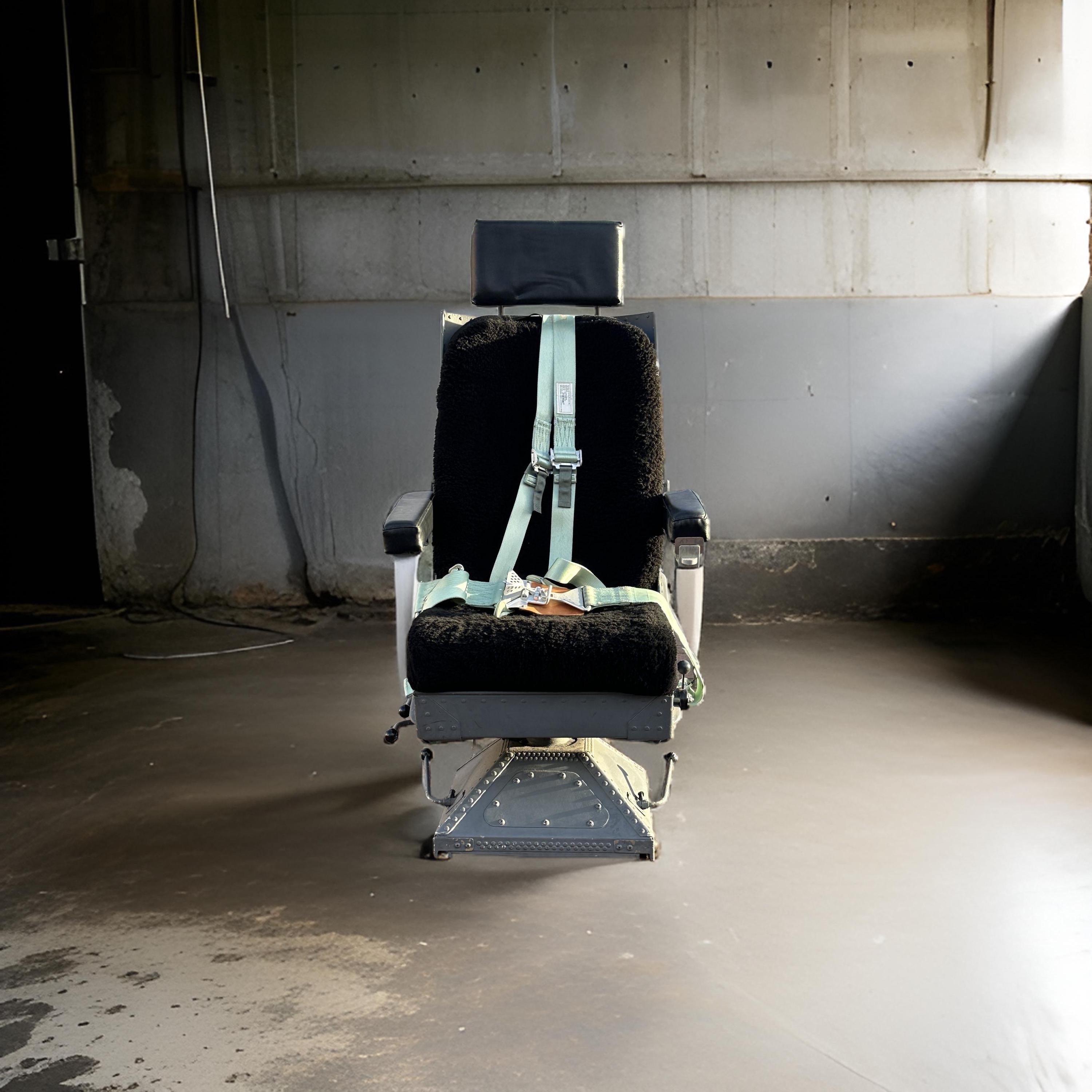 Zh102 Royal Air Force Boeing E-3d Sentry Aew1 Cockpit First Second Observer Pilot Seat Desk Chair Airline Aviation Upcycle Boeing Plane Avia