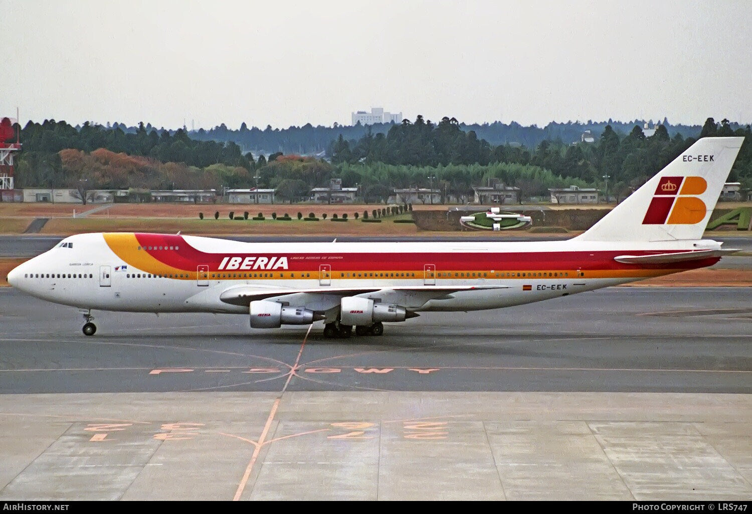 IBERIA EC-EEK Boeing 747 747-200 Captain Captains Cockpit Pilot Seat Desk Chair Captain Captain’s Officer Simulator Flight Deck ipeco weber