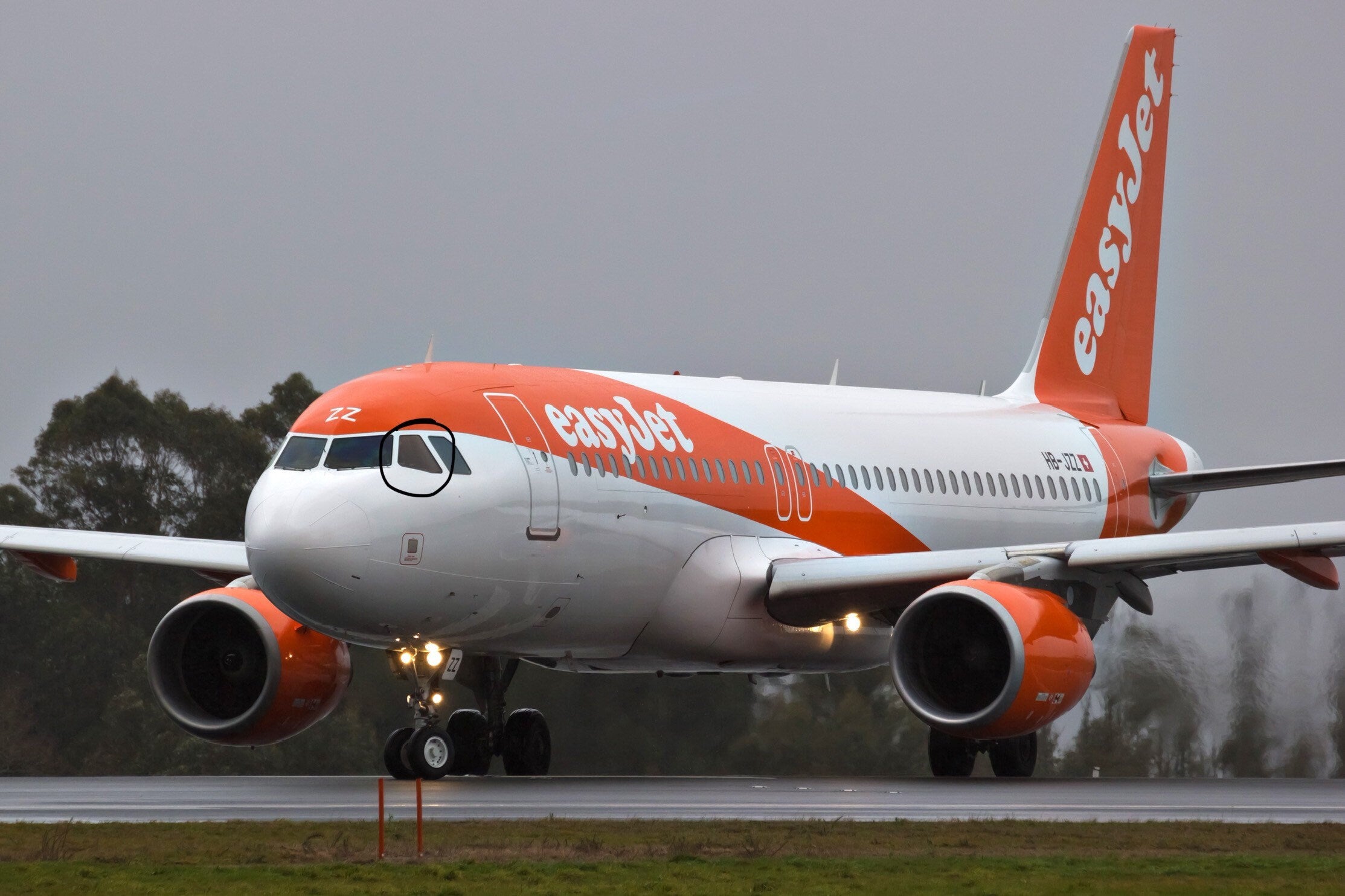 Airbus A320 Cockpit Windscreen Windshield Coffee Table fuselage Airline Aviation Upcycle Boeing Gift Plane Aircraft Aviator Pilot A319