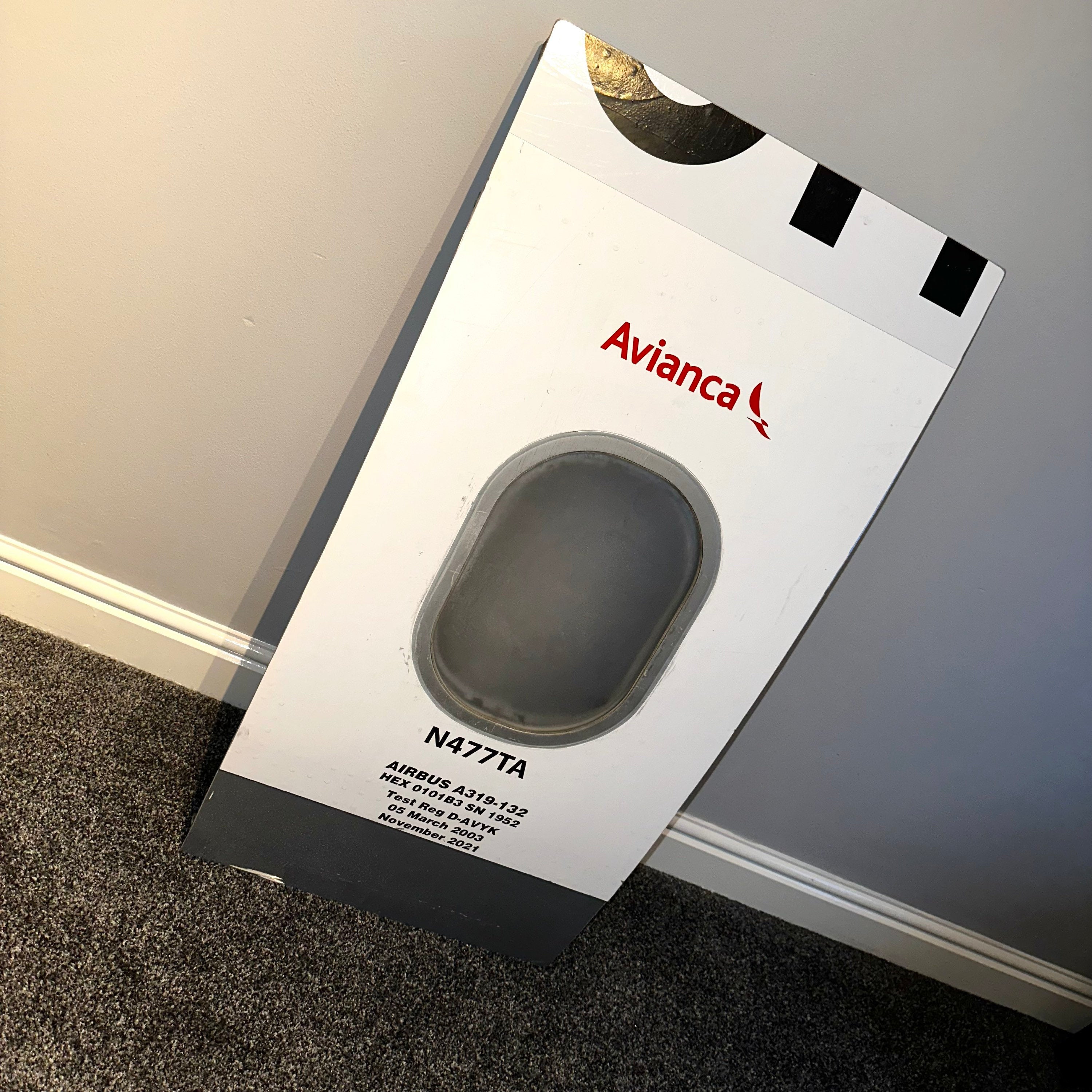 Avianca Airlines N477TA Airbus A319 Window fuselage Cut Airline Aviation Upcycle Boeing Gift Plane Aircraft Aviator