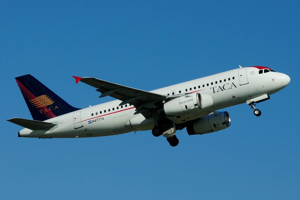 Avianca Airlines N477TA Airbus A319 Window fuselage Cut Airline Aviation Upcycle Boeing Gift Plane Aircraft Aviator