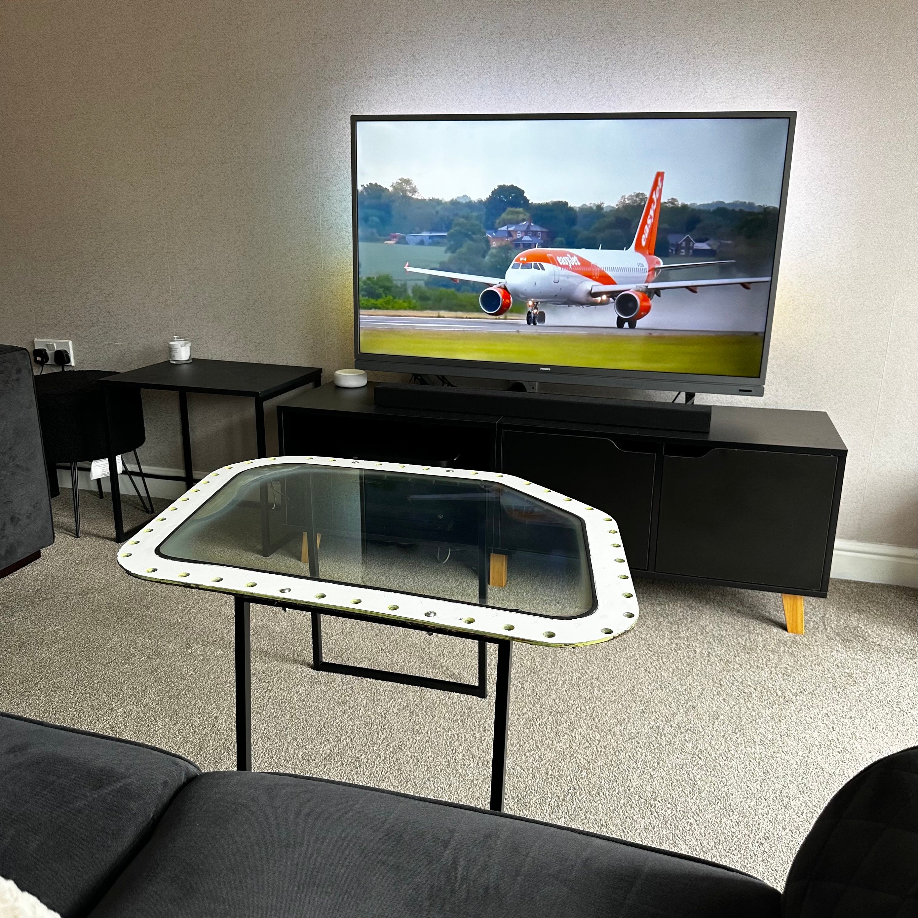 Easyjet Airbus A320 Cockpit Windscreen Coffee Table fuselage Airline Aviation Upcycle Boeing Gift Plane Aircraft Aviator Pilot A319