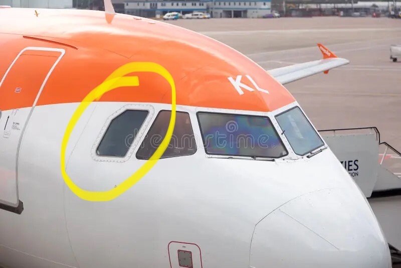 Easyjet Airbus A320 Cockpit Windscreen Coffee Table fuselage Airline Aviation Upcycle Boeing Gift Plane Aircraft Aviator Pilot A319