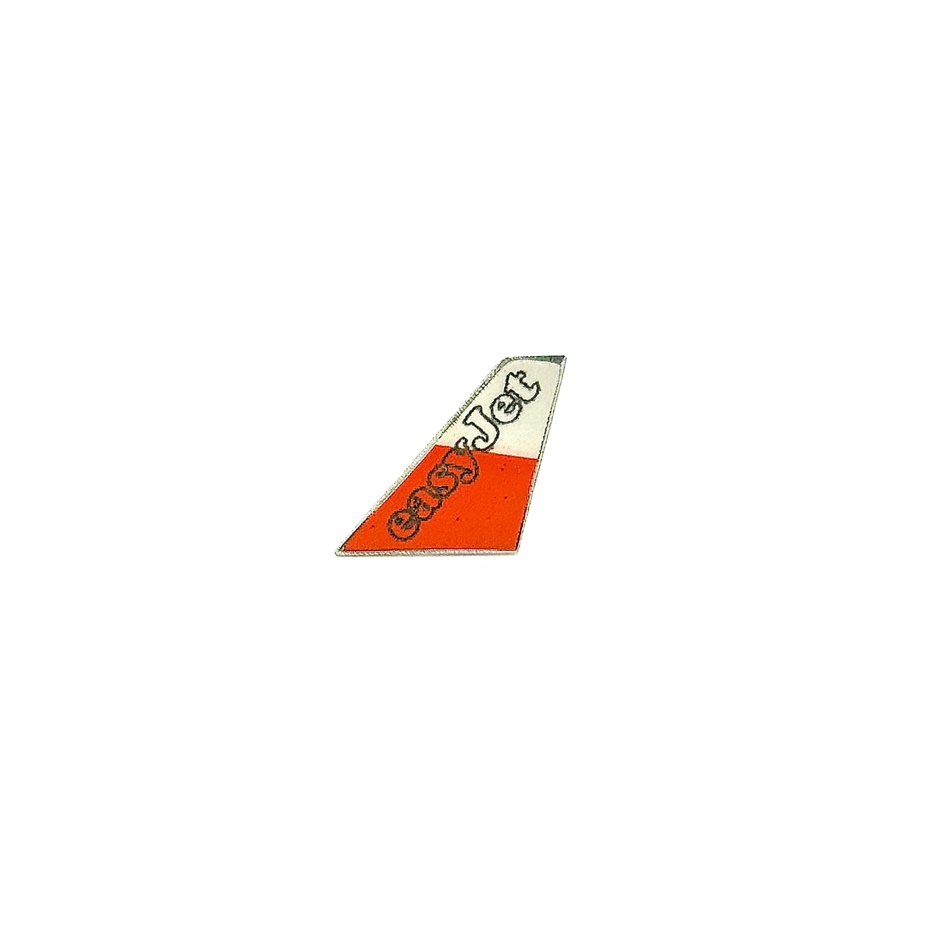 Real Fuselage Skin Easyjet Airbus A319 G-EZII Fuselage Tail Cut Badge Pin Keychain Keyring Airbus memorabilia engraved