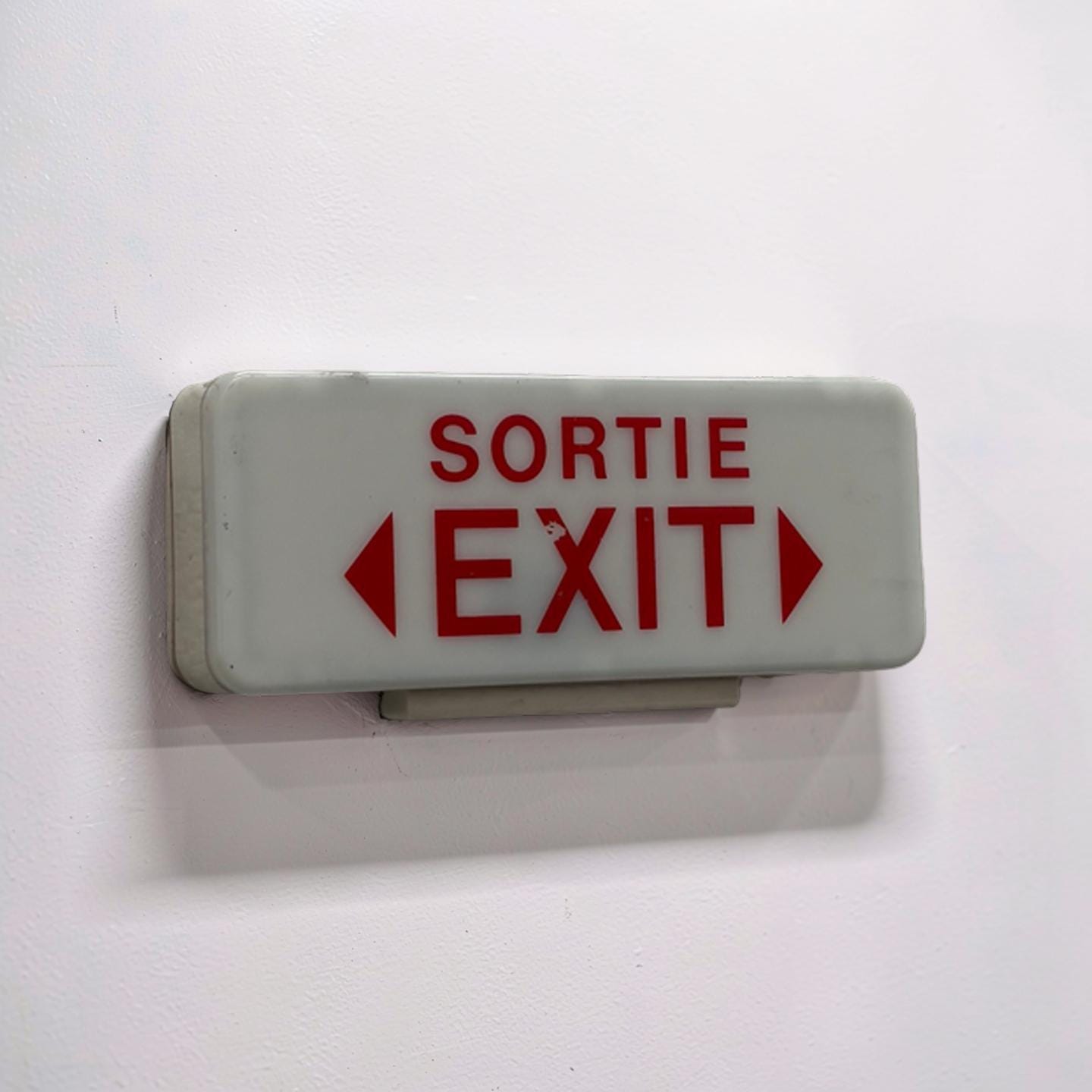 Corsair F-HSEA Boeing 747 Emergency Exit Light Lamp Upcycled Wireless Ready To Hang Remote Usb c charging n188ua sortie iconic 747-400