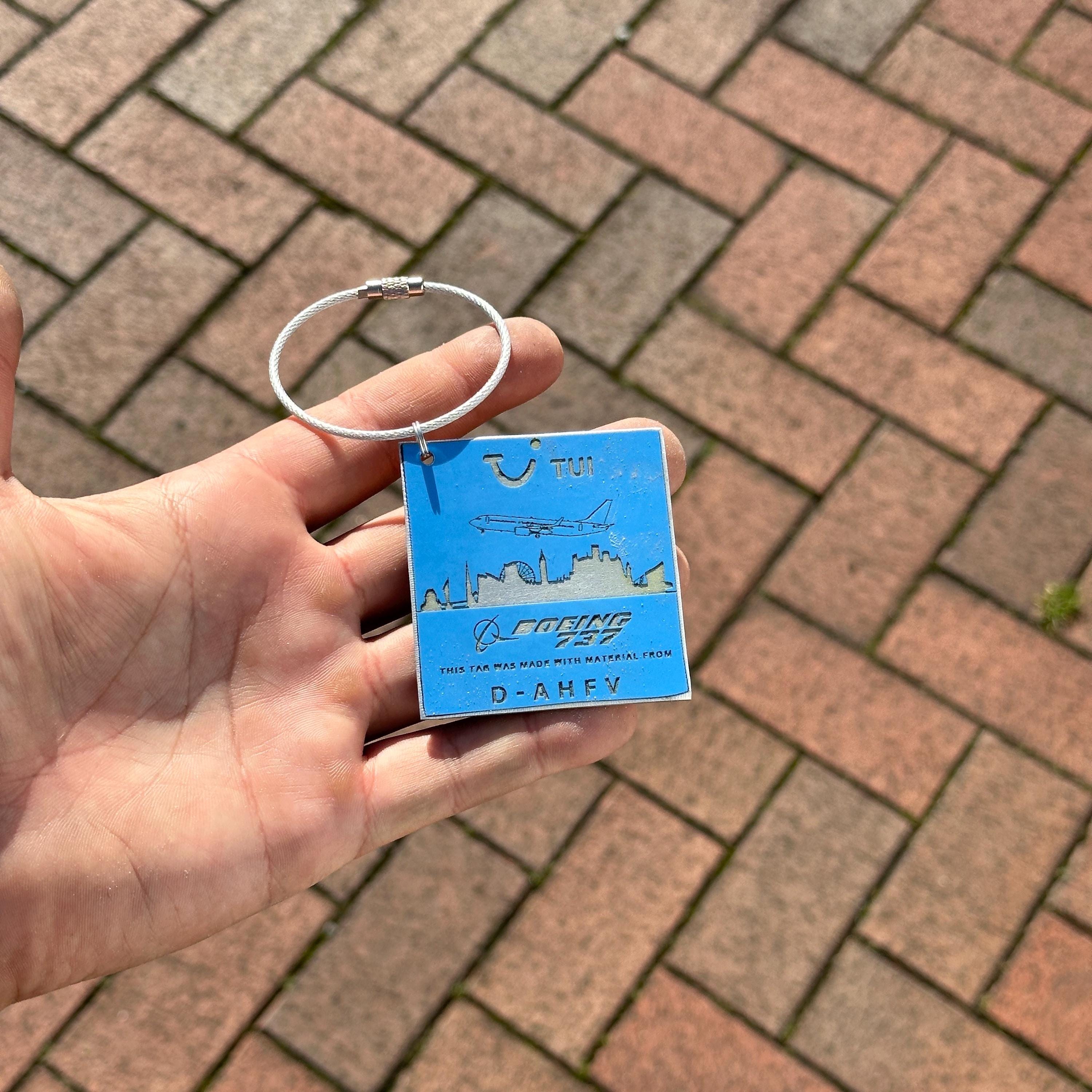Tui Boeing 737 D-AHFV Fuselage Cut Luggage Tag Keychain Keyring Plaque  Collectible Airbus memorabilia Pilot gift engraved Laser Germany