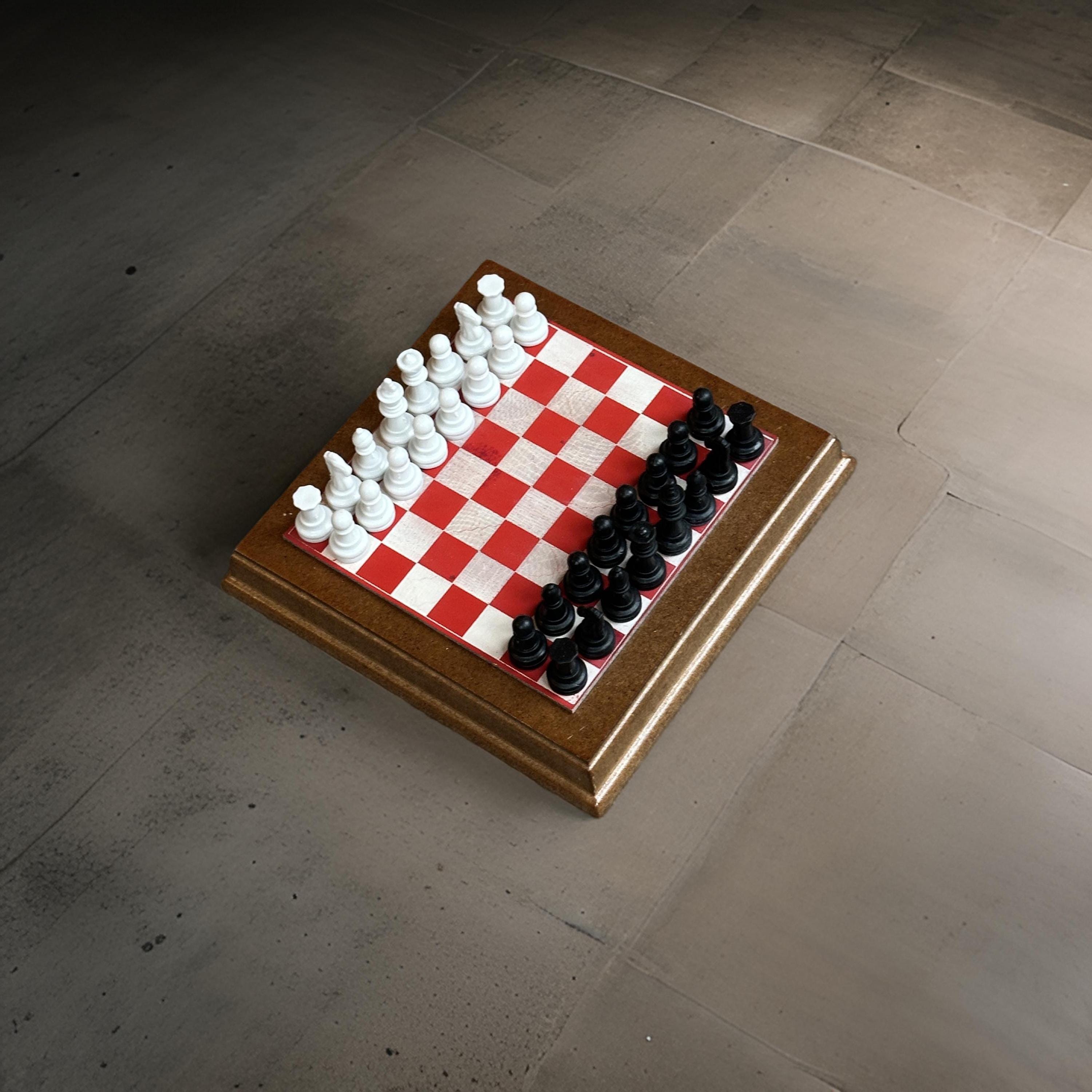 British Airways Boeing 747 Fuselage Cut Chess Board Set World’s First Collectible Airbus memorabilia Pilot gift engraved