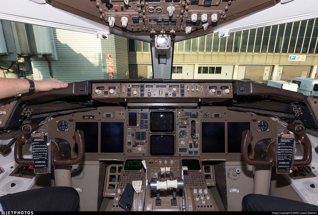 Jet2 G-LSAA Boeing 757 Captain Control Yoke Mounted Oak Wood Airline Aviation Upcycle Boeing Gift Plane Aircraft Aviator