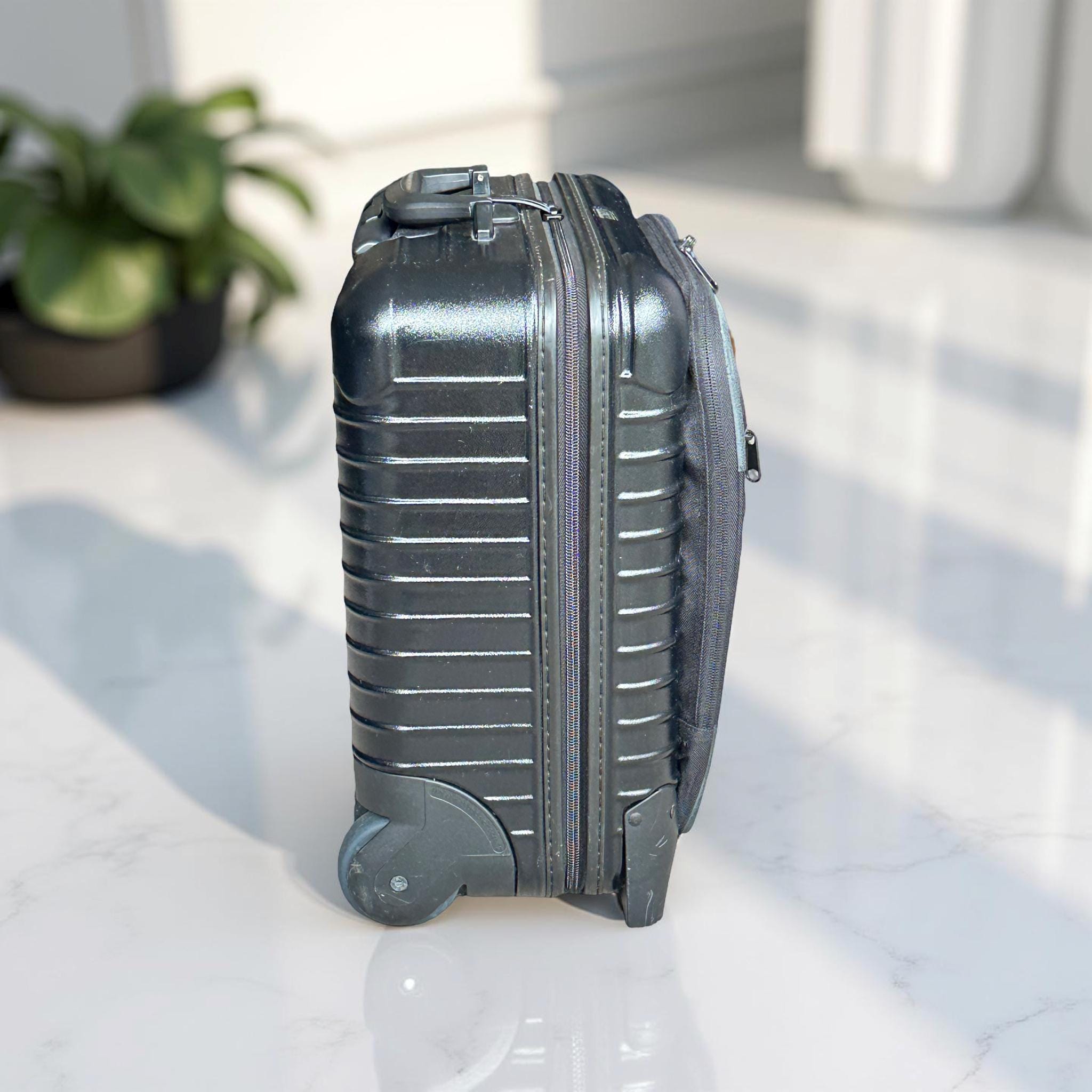 Rimowa x Lufthansa Collab Collaboration Bolero 23L - Cabin Brief Carry-on Made in Germany Wheeler Business Suitcase