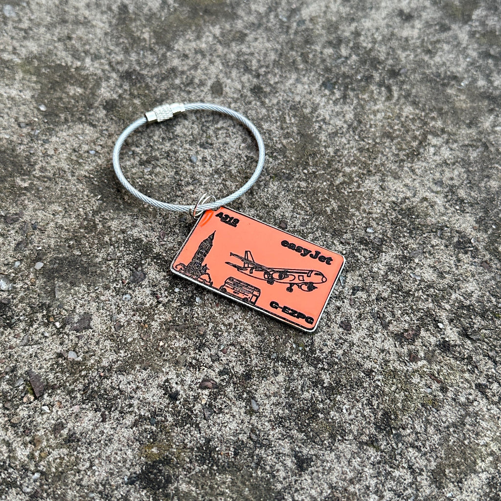 Easyjet Airbus A319 G-EZII Fuselage Cut Luggage Tag Keychain Keyring Plaque  Collectible Airbus memorabilia Pilot  engraved authentic