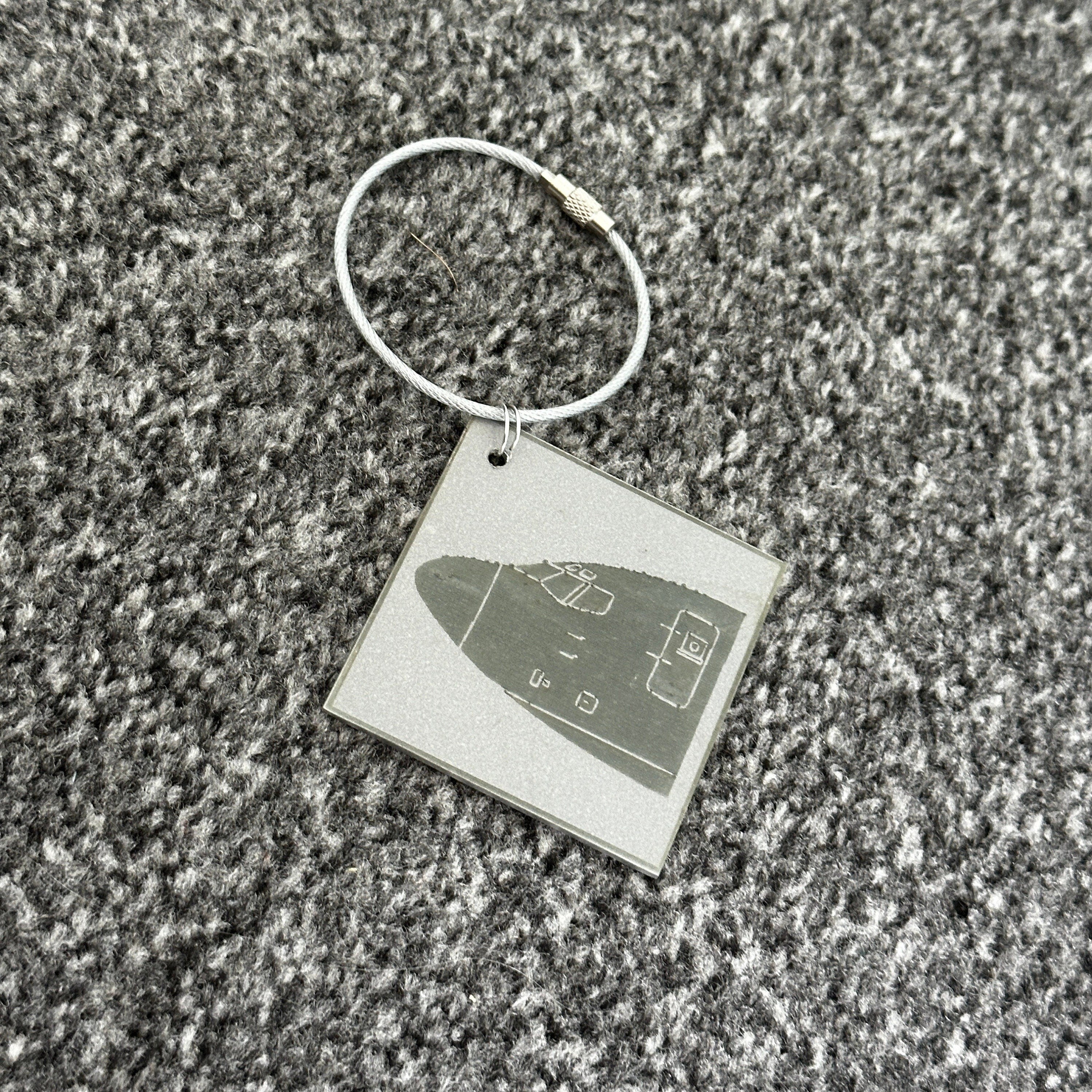 Jet2 Boeing 737 G-CELV Fuselage Cockpit Cut Luggage Tag Keychain Keyring Plaque  Collectible Airbus memorabilia Pilot gift engraved Laser