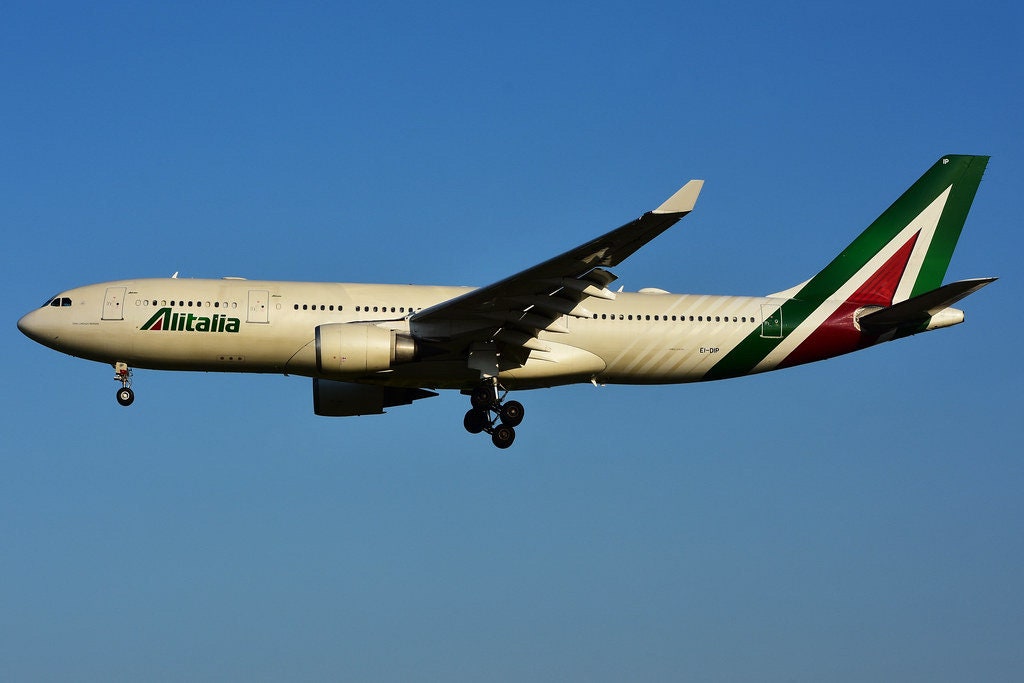 Alitalia Airbus A330 EI-DIP Window fuselage Cut Airline Aviation Upcycle Boeing Gift Plane Aircraft Aviator