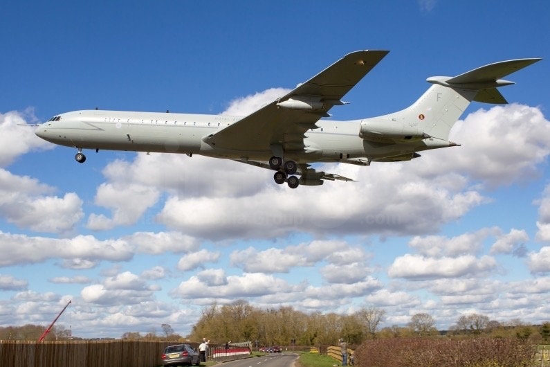 Royal Air Force Vickers VC10 ZA147 Emergency Fuselage Clock Window Cut gift Airline Aviation Upcycle Boeing Plane Aviator