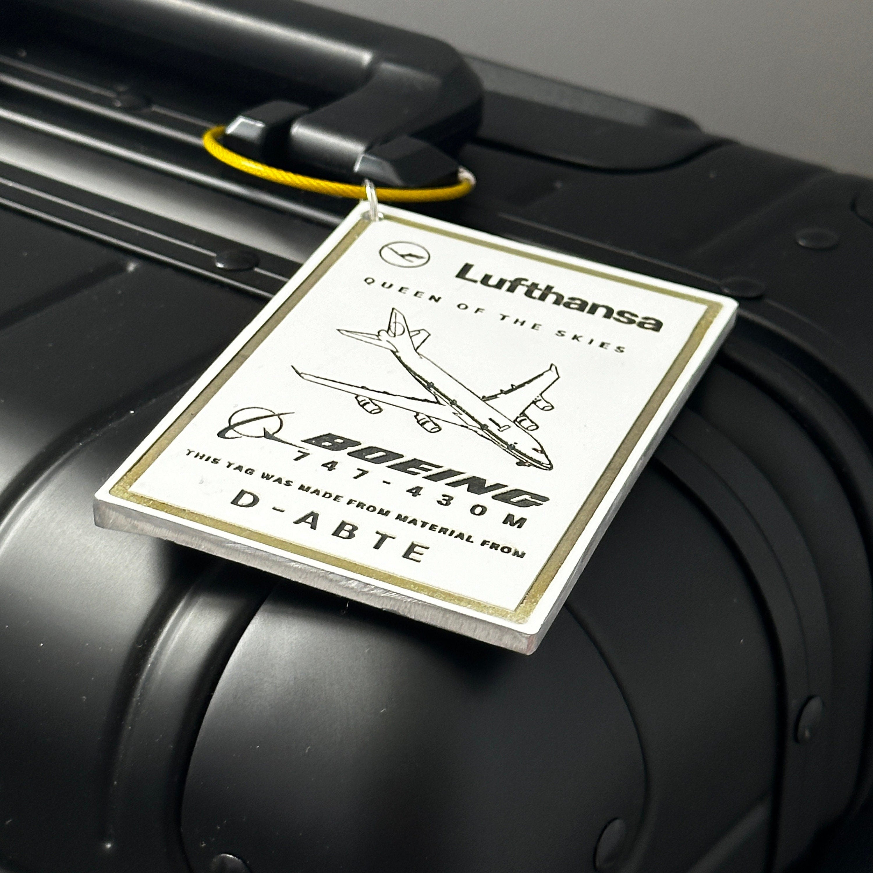 Lufthansa Boeing 747 D-ABTE Fuselage Cut Luggage Tag Keychain Keyring Plaque  Collectible Airbus memorabilia Pilot gift engraved
