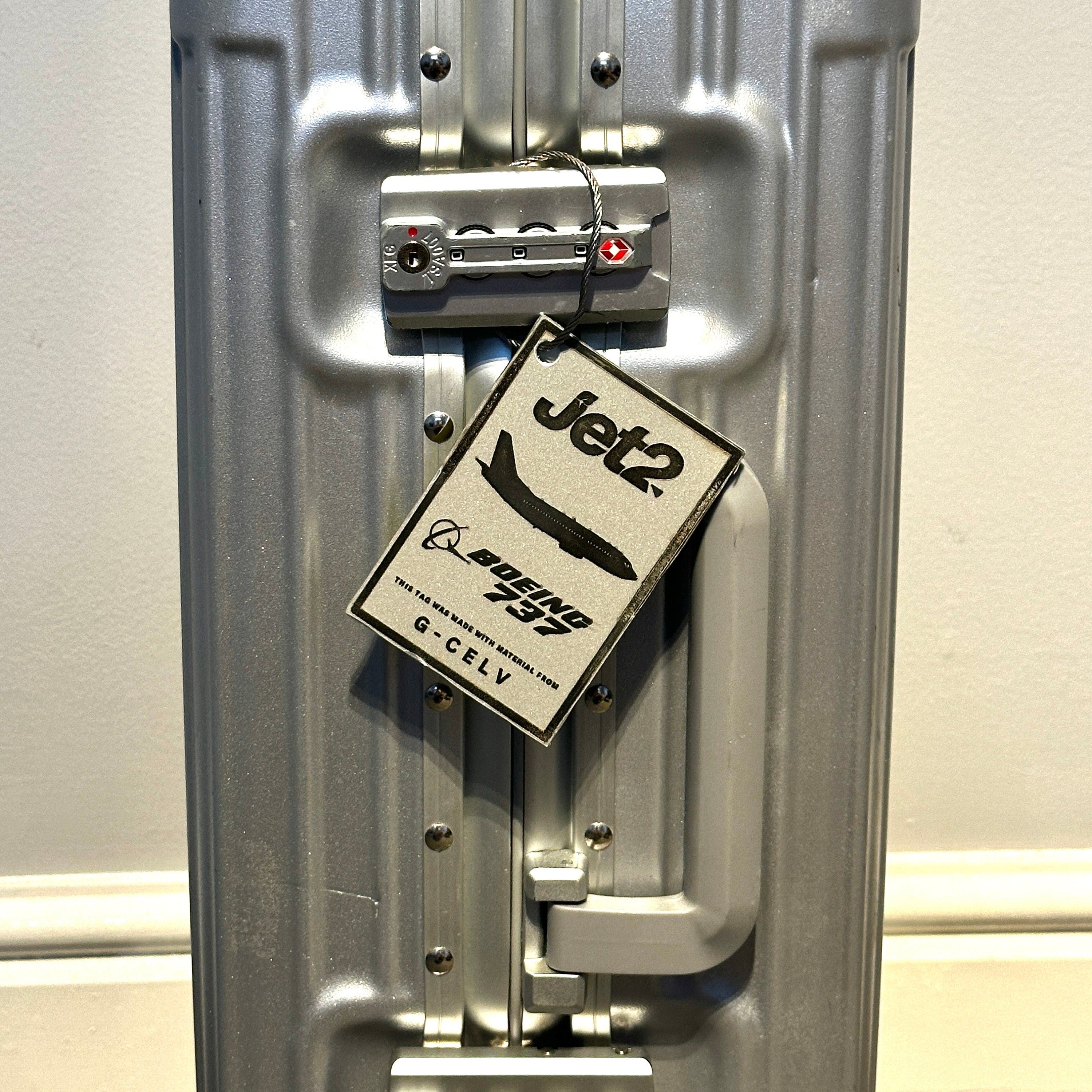 Jet2 Boeing 737 G-CELV Fuselage Cut Luggage Tag Keychain Keyring Plaque  Collectible Airbus memorabilia Pilot gift engraved Laser