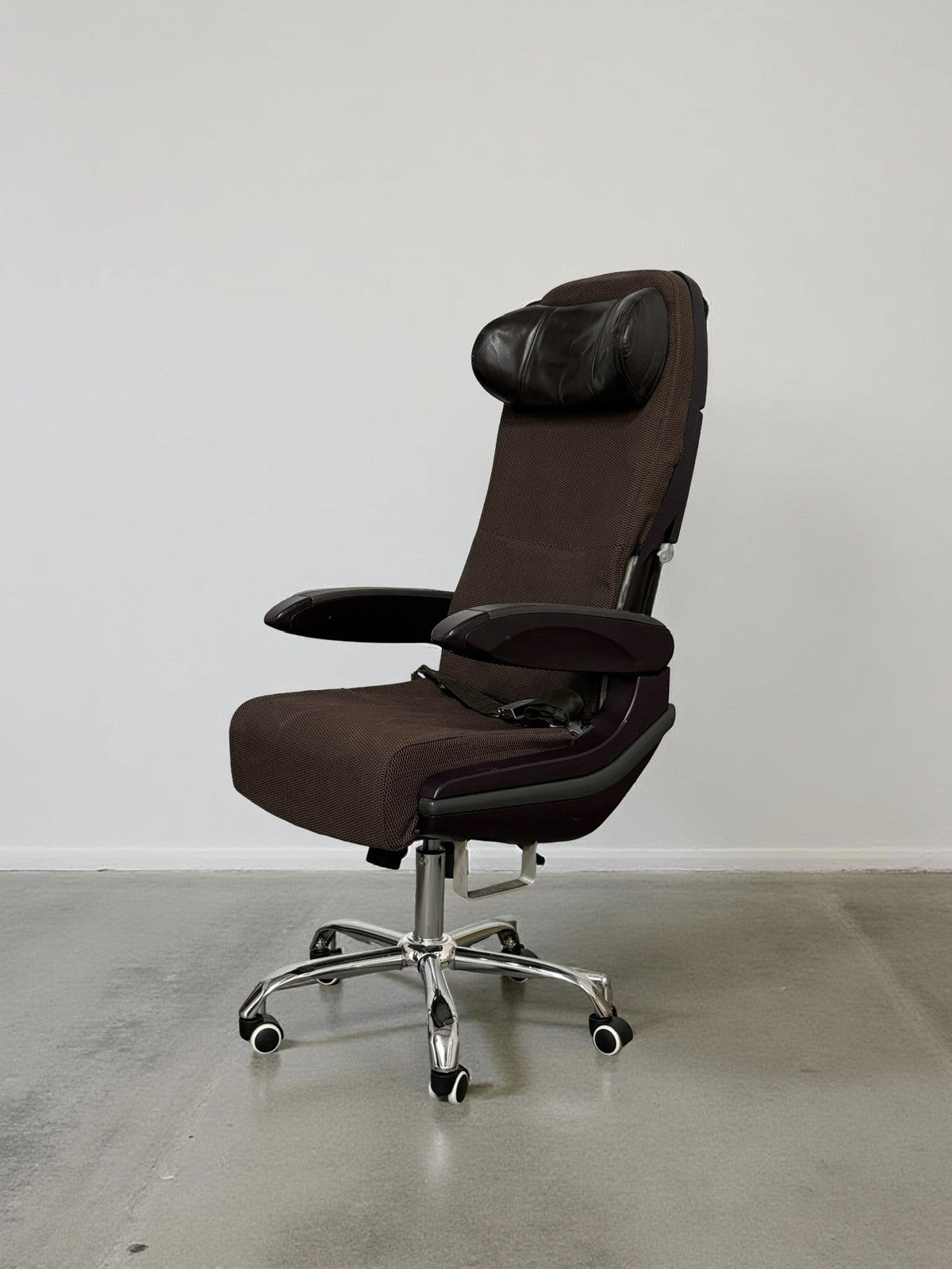 Virgin Atlantic Boeing 747 G-VXLG Upcycled Office Chair Jumbo Economy Aviation