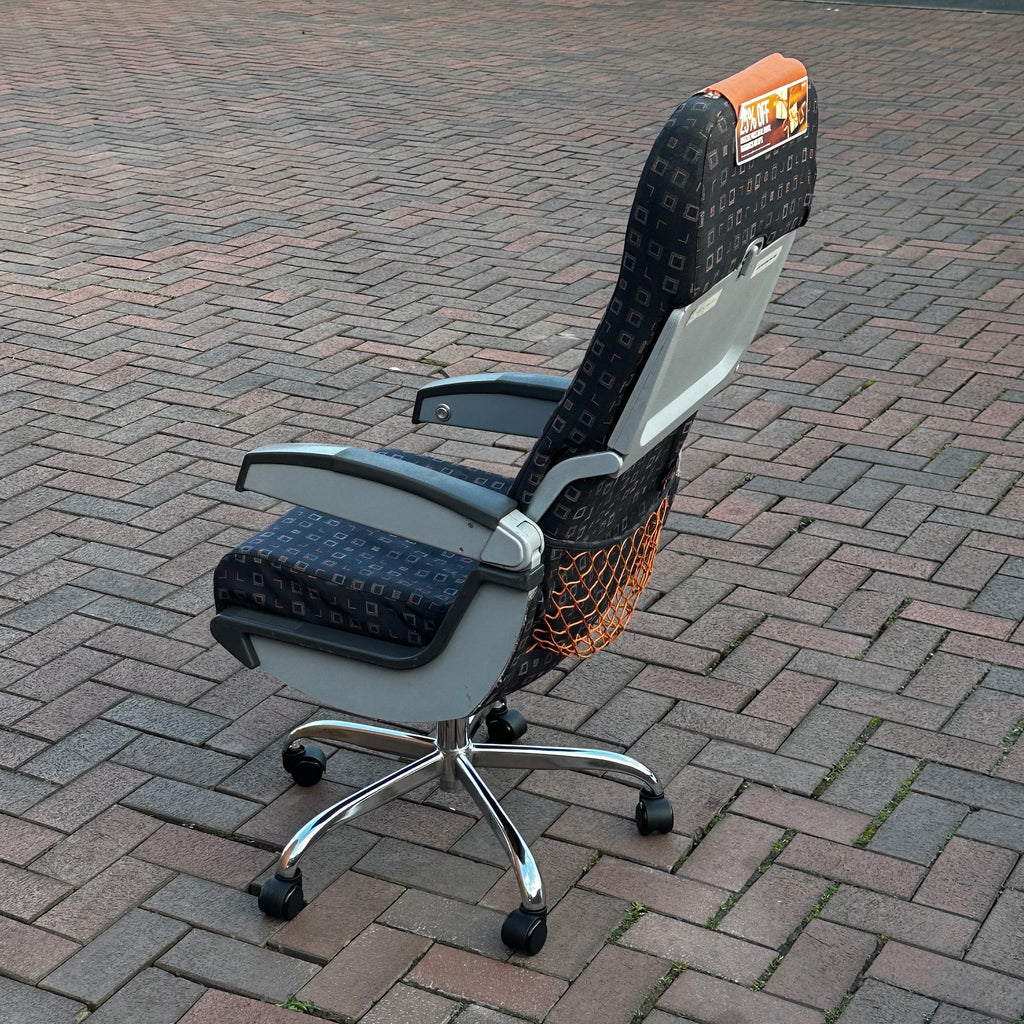 EasyJet Airbus A319 G-EZAB upcycled office desk chair Boeing aviator pilot A320 a321 Flight deck short haul ezy