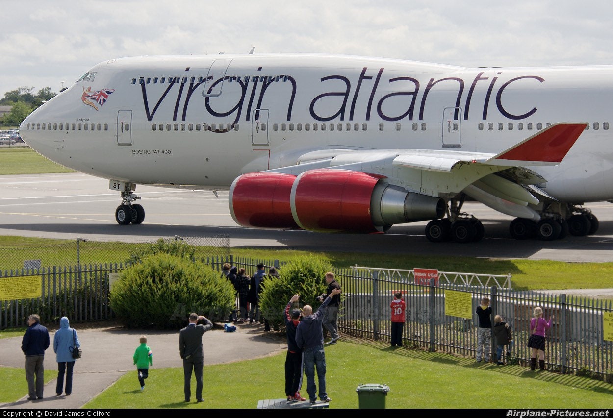 Virgin Atlantic Boeing 747 G-VAST Bulkhead Premium Economy Upcycled Office Desk Chair Captain Officer